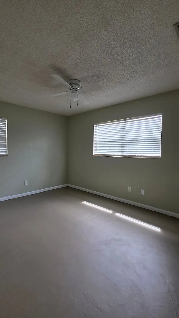 2 Bedroom 1 Bath Single Family Home — Photo 4