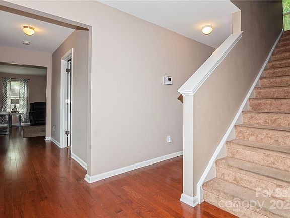 3rd image of 6034 Crossvine Ln
