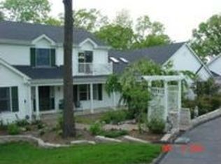 1825 Shiloh Valley Dr, Chesterfield, MO 63005