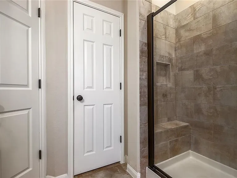 124 Navigator Dr — Photo 16