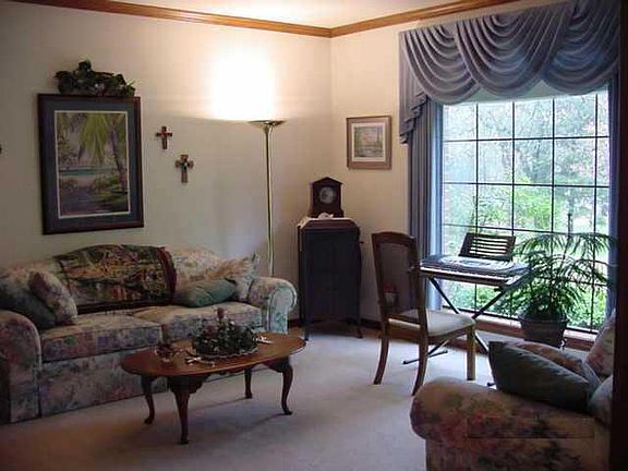 4th image of 20 N Bridlewood Dr