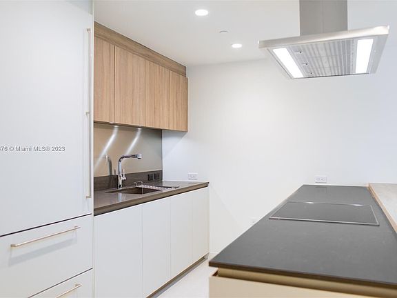 2nd image of 1000 Brickell Plz #4107