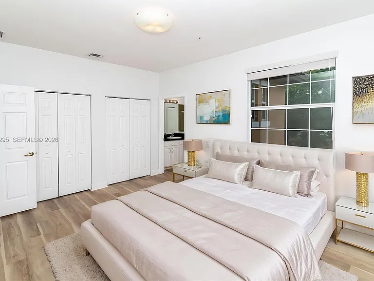 1510 SW 147th Ter — Photo 4