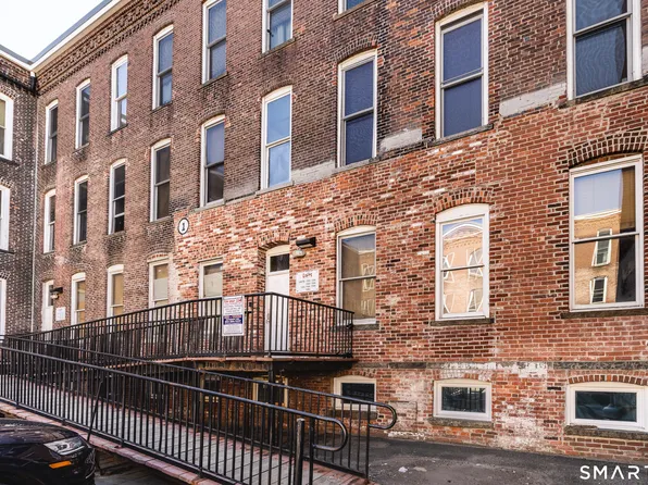 325 Lafayette St Unit 1104, Bridgeport, CT 06604