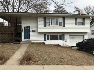 912 5th St NW, Waverly, IA 50677
