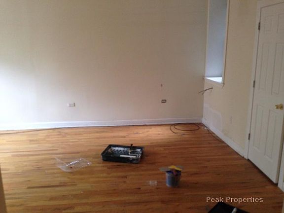 4th image of 639 W Oakdale Ave #Grdn