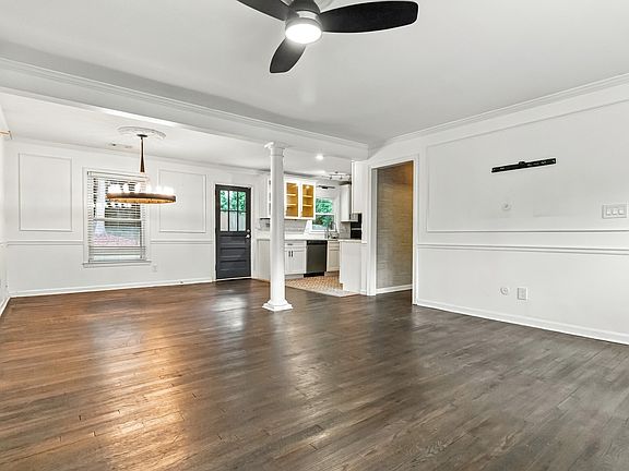 5th image of 2678 Warwick Cir