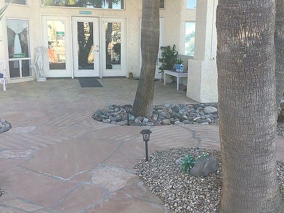 Patio /new stucco 1/2 wall