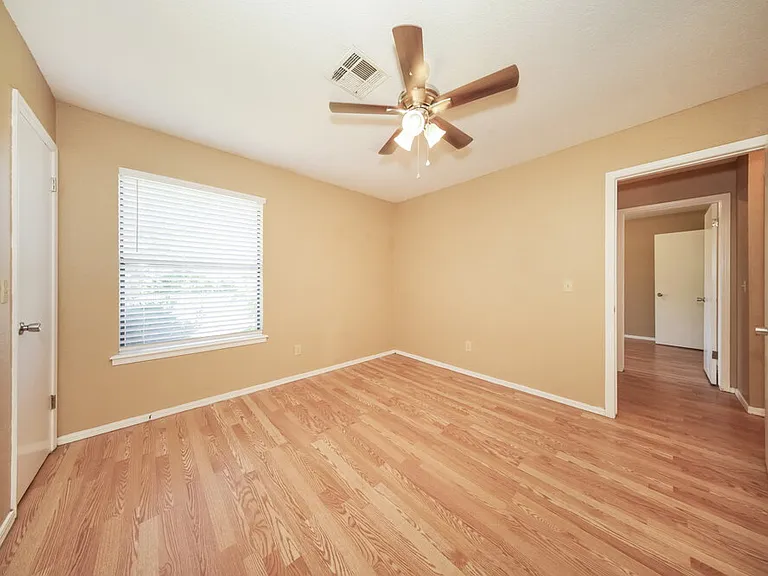 9705 Oaktree Ter — Photo 9