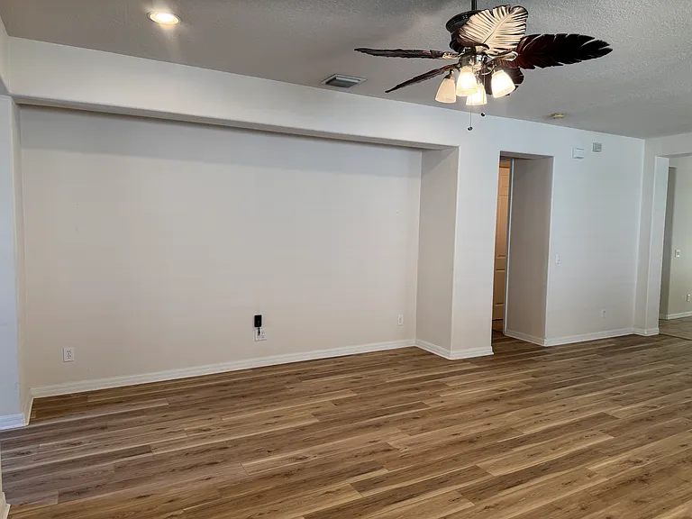 8237 Dunham Station Dr — Photo 12