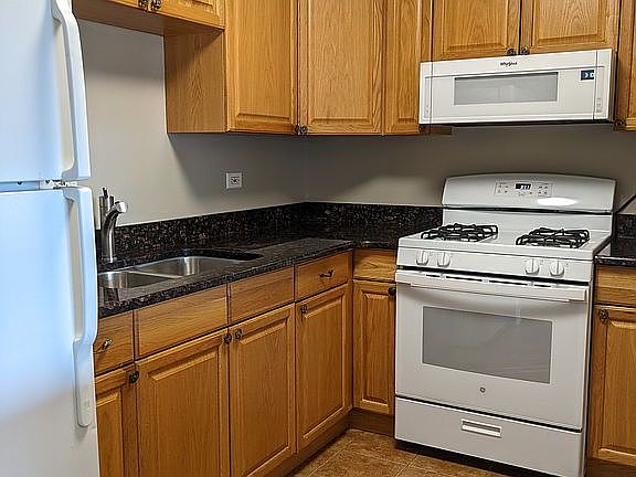 3rd image of 8524 Skokie Blvd APT 2B