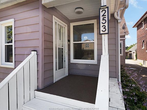 3rd image of 253 Pierre Ave