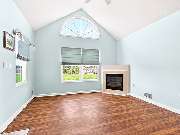 4th image of 320 Saddlebrook Rd