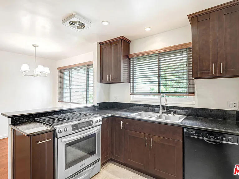 1219 N Crescent Heights Blvd #C — Photo 5