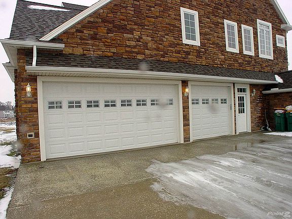 3 Car Garage Att