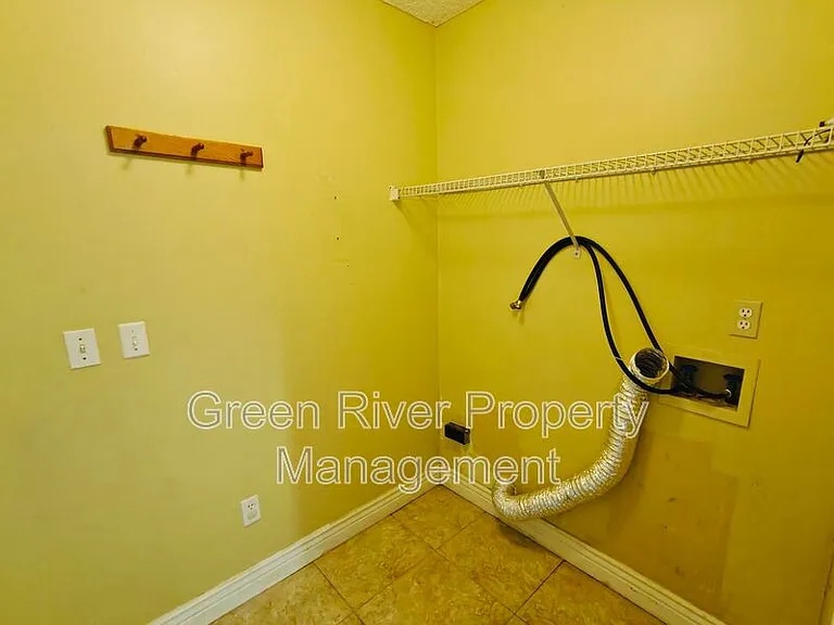1845 Weston Cir — Photo 30
