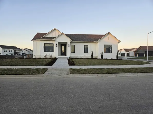 2519 N Bluestone St, Andover, KS 67002