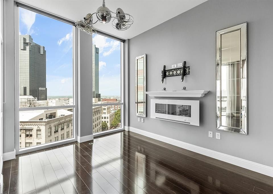 1st image of 500 Throckmorton St APT 1003