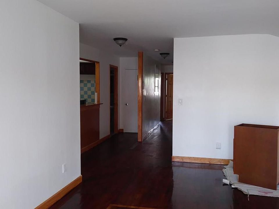 2nd image of 3263 35th St #2