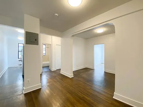 283 Albany Avenue image 1 of 15