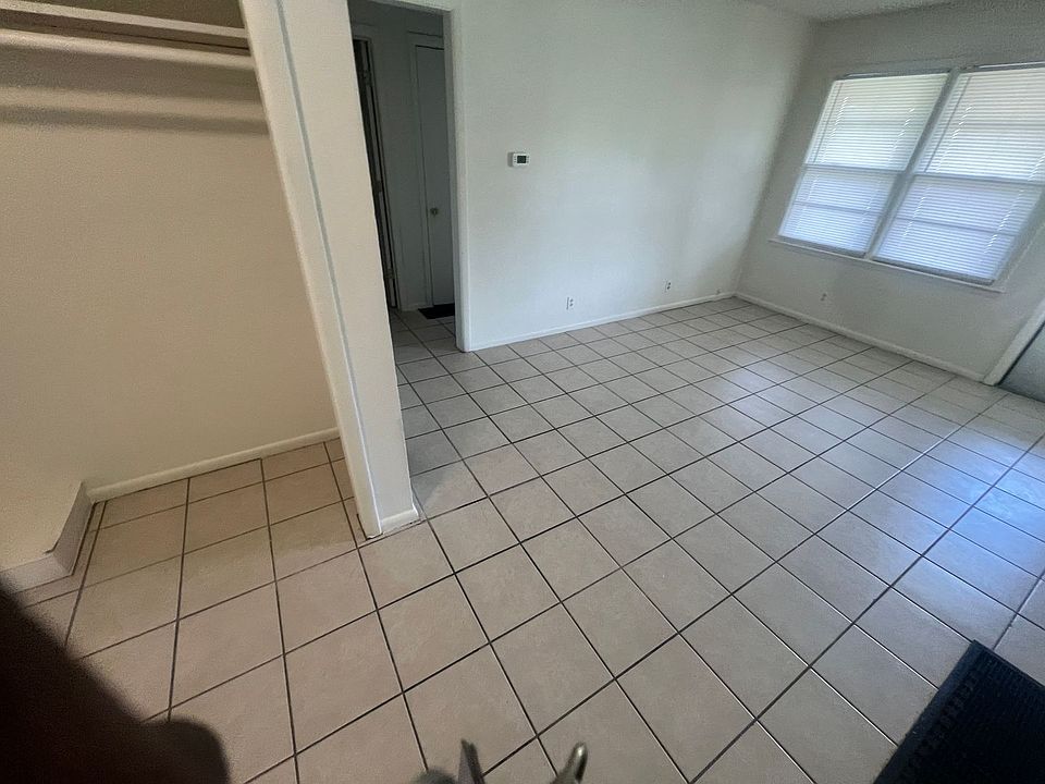 1st image of 4415 E Linwood Blvd
