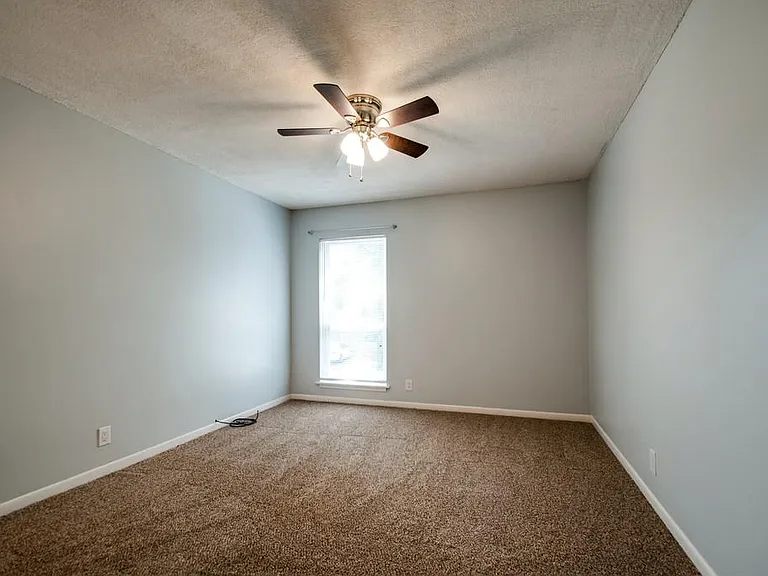 515 Basswood Ave #K104 — Photo 6