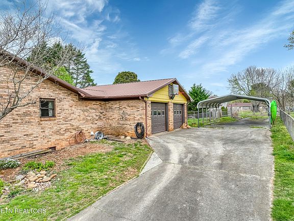 4th image of 2132 Colonial Cir