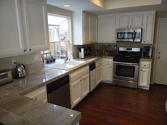 3rd image of 2109 Colina Vista Way