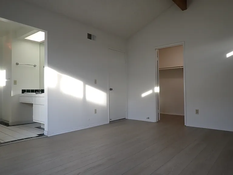 7846 Connie Dr — Photo 12