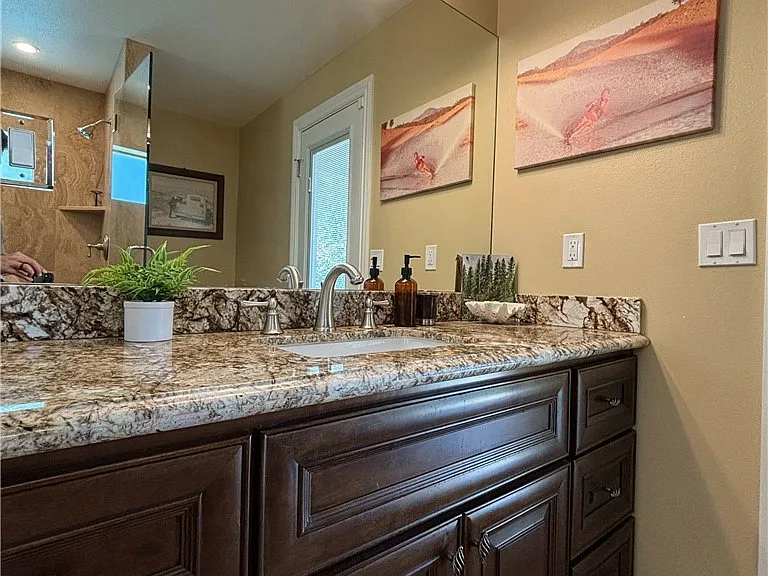 1014 Hacienda Dr — Photo 26