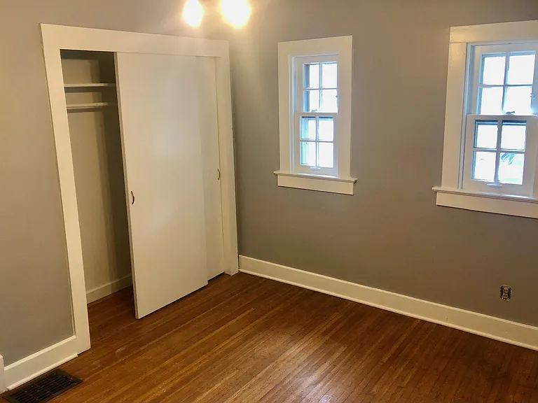 4644 Rookwood Ave — Photo 11