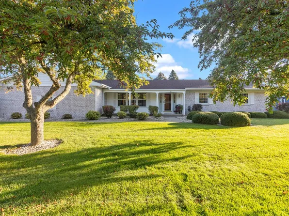 611 West Estate COURT, Elkhorn, WI 53121