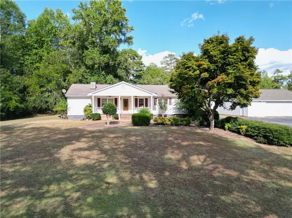 1102 Martin Lake Dr, Seneca, SC 29678