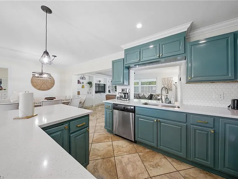 2473 Poinciana St — Photo 34