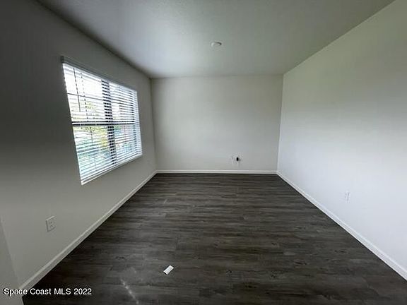 5th image of 3496 Verdi Cir