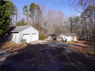 445 Brandy Ln, Pickens, SC 29671