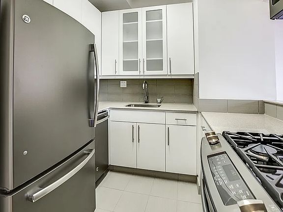 3rd image of 480 2nd Ave APT 17A