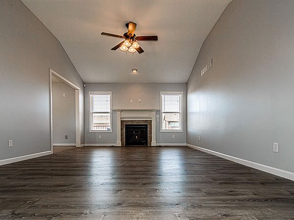 5th image of 1018 Dakota Ln