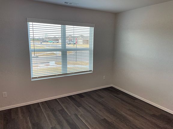 5th image of 3312 E Jacob Ln