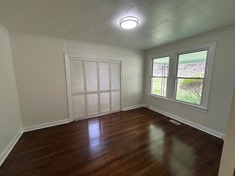 142 Chestnut St — Photo 4
