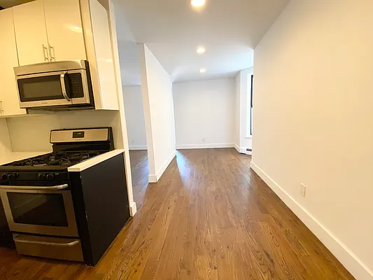 Rented by EastMount Realty LLC | media 20