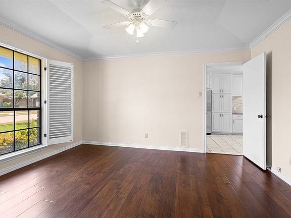 4th image of 2411 Golden Willow Ln