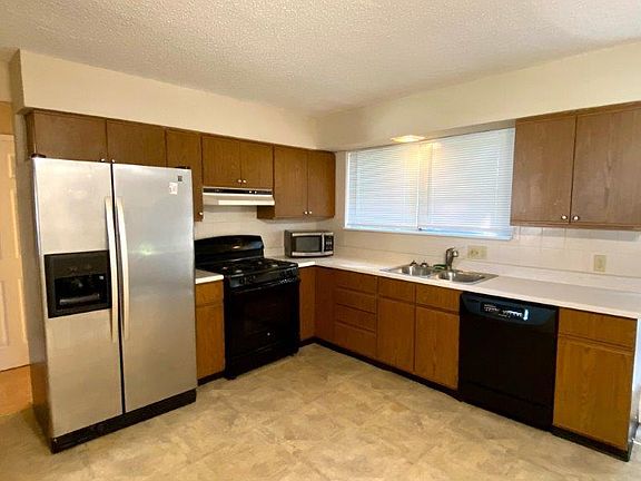 4th image of 640 Lawnview Dr