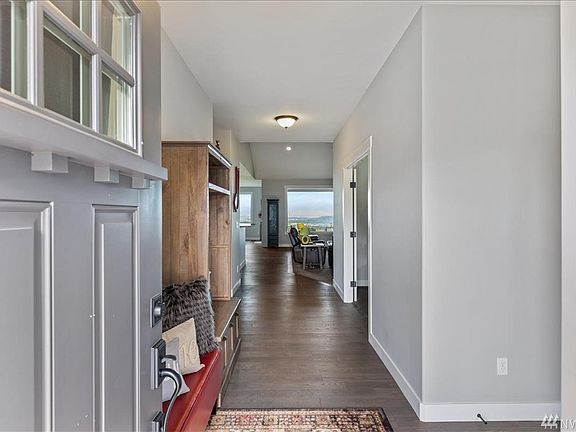 3rd image of 10605 177th Avenue Ct E
