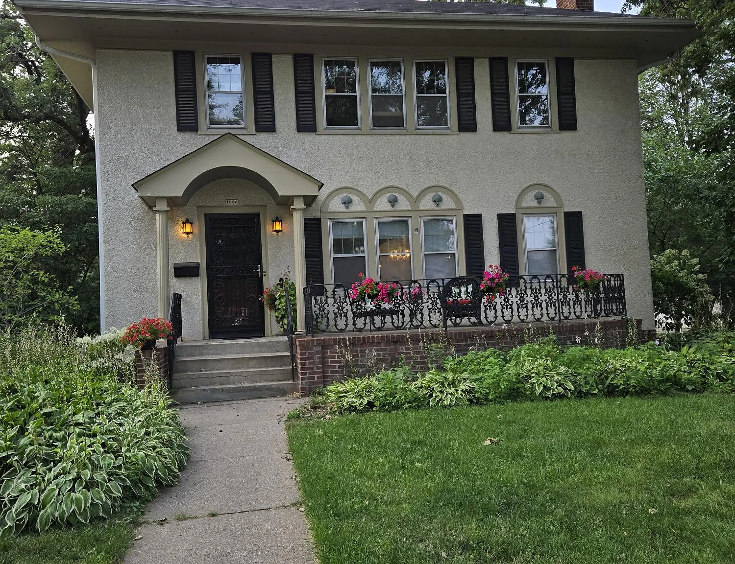 2 bed, 1250 sqft, $2,295 — Photo 1