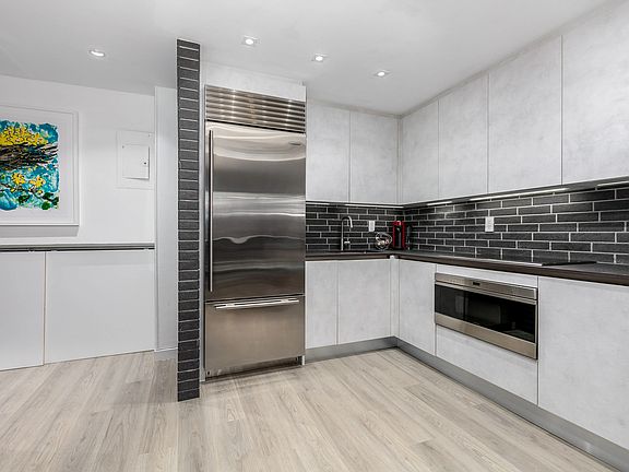3rd image of 259 Elizabeth St APT 1B