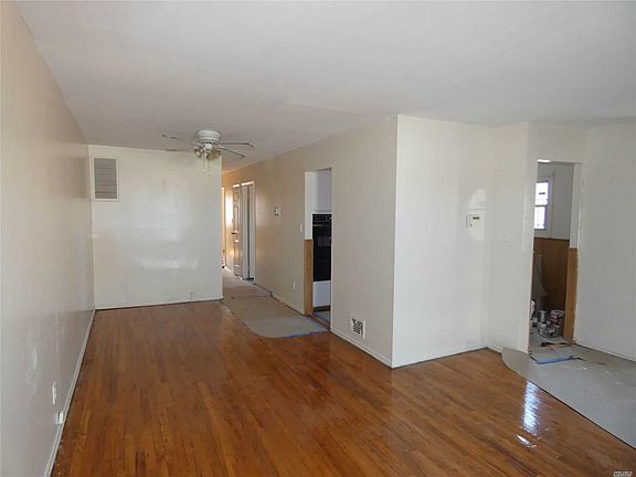 3rd image of 556 Briar Pl