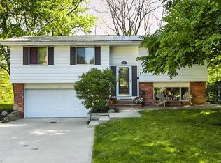 53 South Cir, Bedford, OH 44146