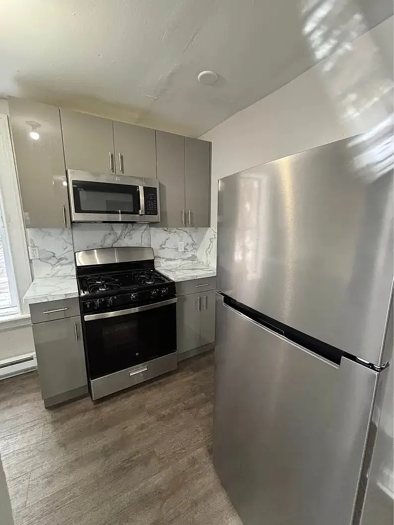 4 bed, $2,779 — Photo 2