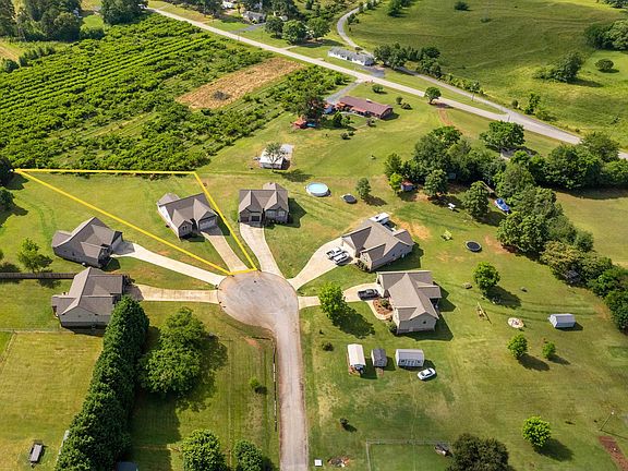 4th image of 123 Christie Dawn Ct